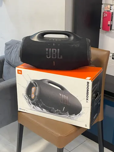 JBL Boombox 4