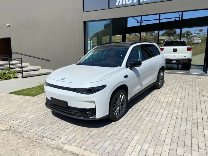 Leapmotor C10 REEV (Híbrido) 2027