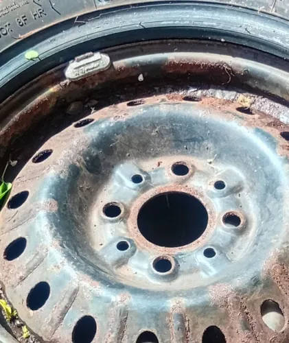 2 rodas de ferro 13 e 2 pneus 175/14