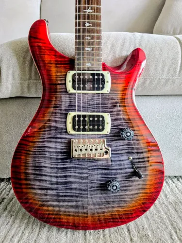 PRS SE Custom 24 Charcoal Cherry Burst - em estado de nova