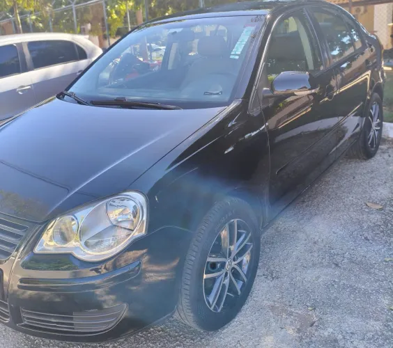 Volkswagen Polo Sedan 1.6 MI Total Flex 8V 4P 2011