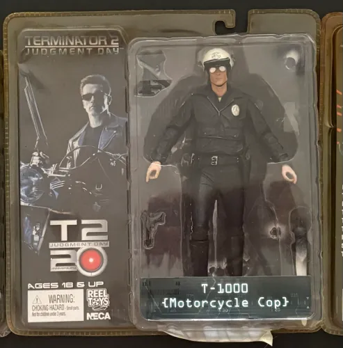 T1000 Motorcycle Cop
