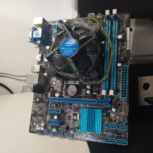 Asus H61M-A com chipset Intel H61 i3 terceira + 4g de memória ram +Fonte de alimentação