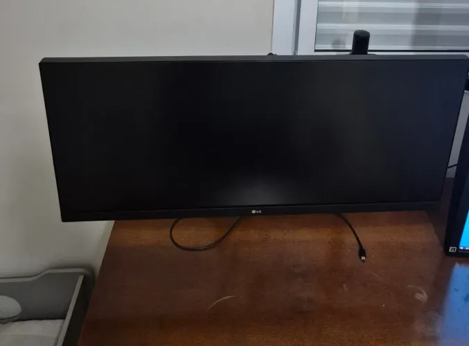 Monitor LG UltraWide 29" - Seminovo com Acessórios Completo