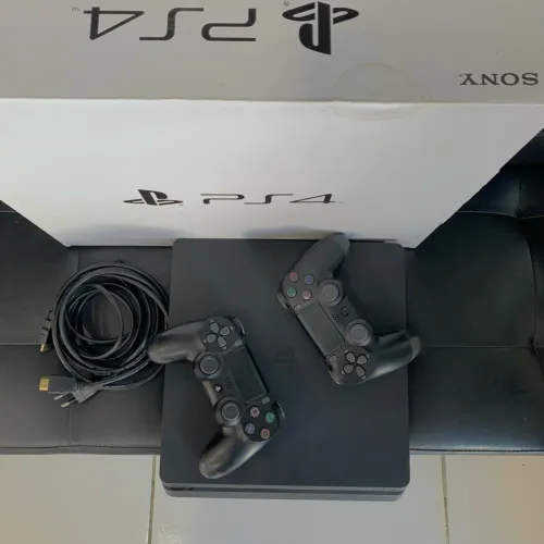 Ps4 - slim com 2 controles e 1 tera