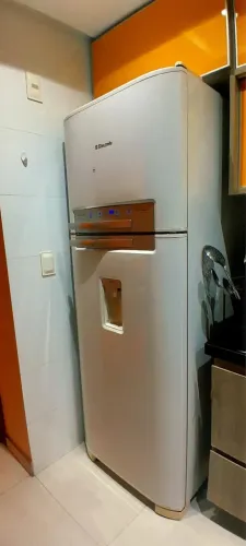 Geladeira Eletrolux 490L