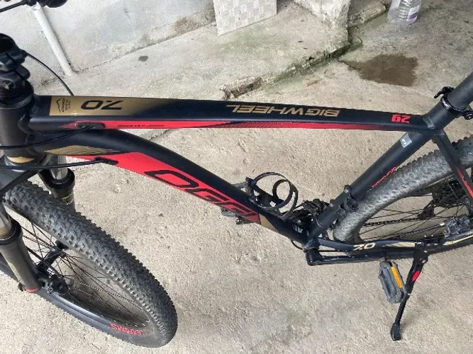 Bicicleta OGGI, Aro 29. Semi nova.