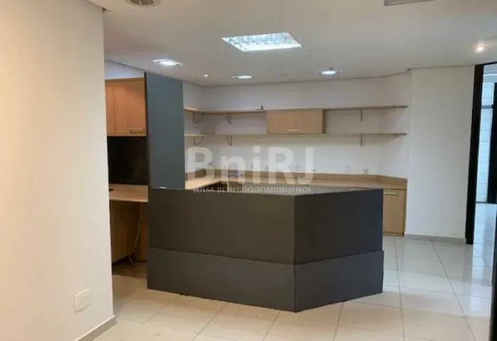 Av. das Américas- Citta América- sala 65m2 - Atenção Investidor sala locada