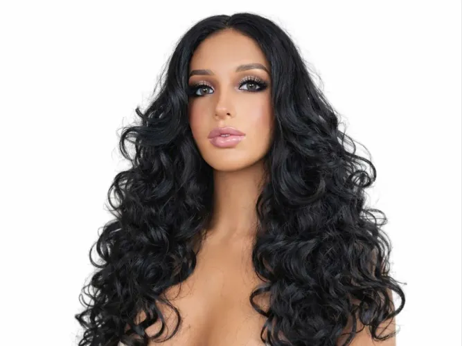 Peruca orgânica front lace preta cacheada repartição meio