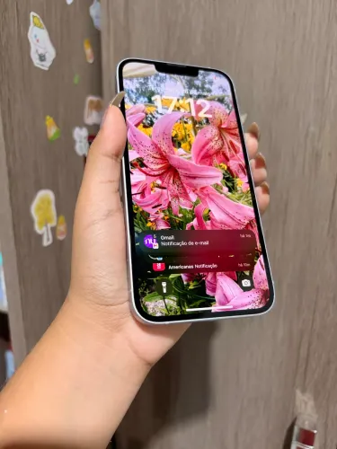 Iphone 14 lavanda acompanha carregador