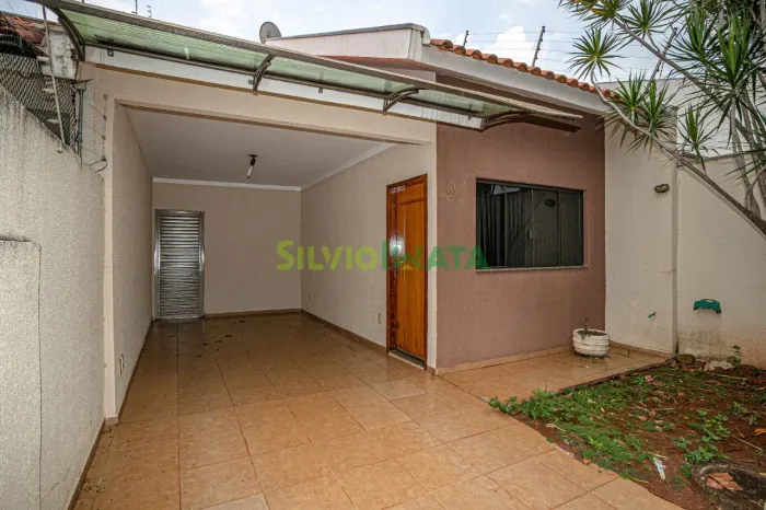 Casa à venda com excelente localização - Jardim Itália