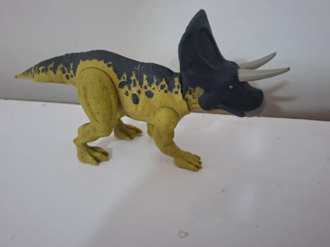 Zuniceratops Mattel Jurassic World Dino Escape