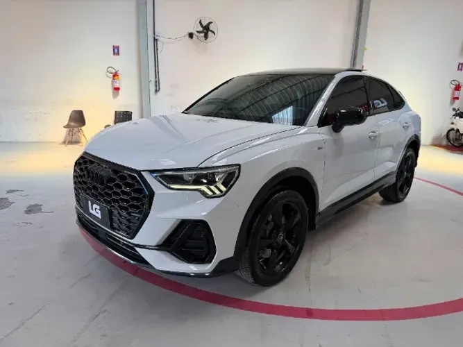 Audi Q3 SPB Perf. Black 2.0 TFSI Tipt. Quat. 2023