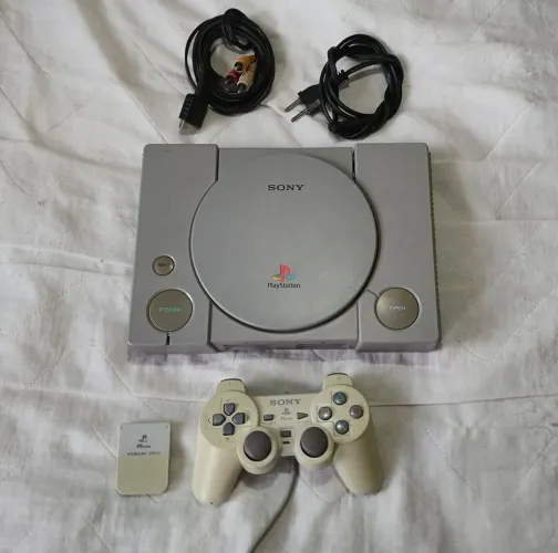 PlayStation 1 + Dual Shock original (110v)