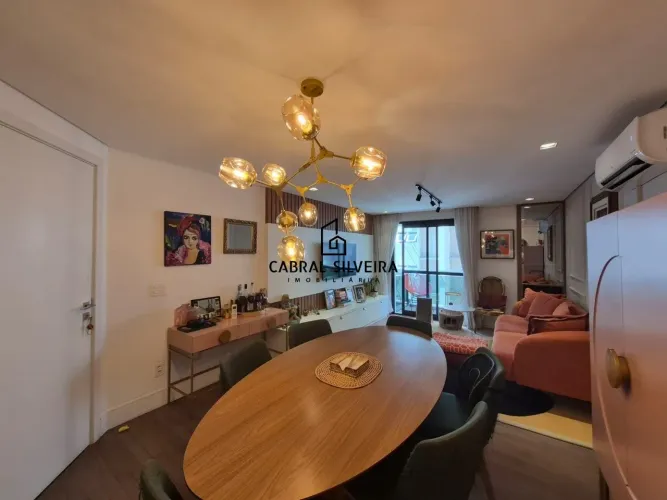 Apartamento com 2 Dormitórios e Varanda no Condomínio Tangram em Moema
