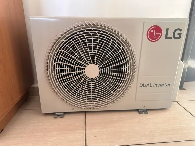 Condensadora de AR condicionado LG 12000 btus