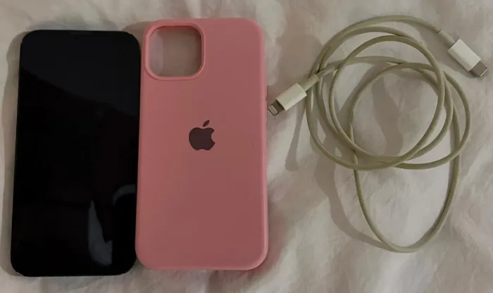 Vende-se IPhone 13 mini ?