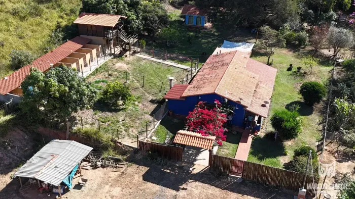 MARAVILHOSA CHACARA A 21 KM DE MONTES CLAROS DE 91 MIL M2 ESCRITURADA BEM FORMADA E ESTRUT