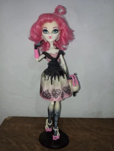 Monster High Cupid incompleta