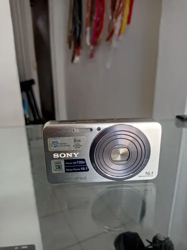 Câmera Sony cyber shot 16 megapixels funcionando perfeitamente com todos os acessórios