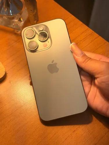 iPhone 15 pro 256GB semi novo 