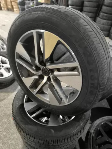 Vendo roda do Corolla aro 16 com pneus 