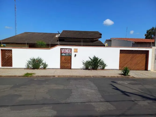 Casa para locação e venda no Bairro Jardim Bela Vista III em Cosmópolis