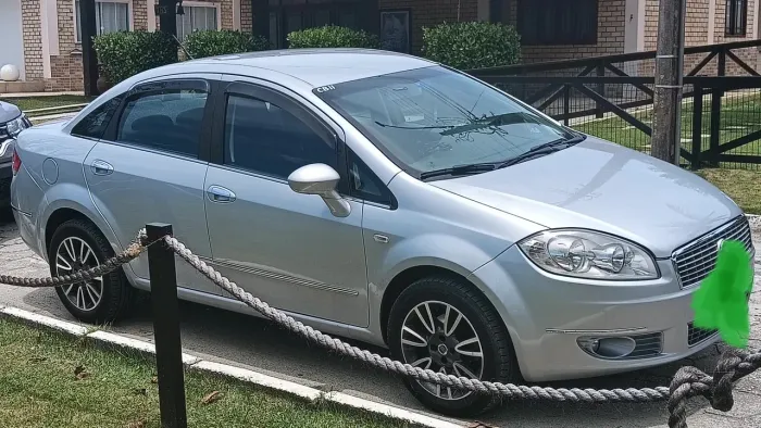 Fiat Linea Essence 1.8 Flex 16V 4P 2013