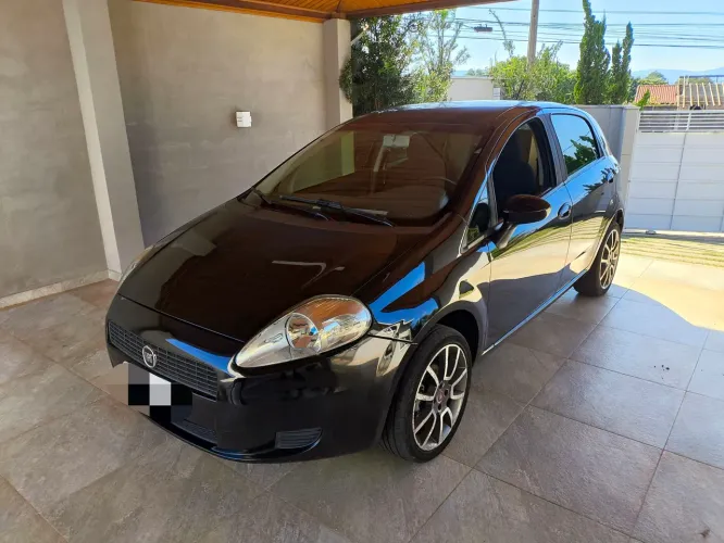Fiat Punto Attractive 1.4 Fire Flex 8V 5P 2011