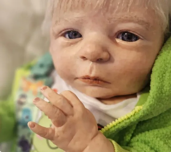 Bebê reborn menina corpo inteiro de silicone