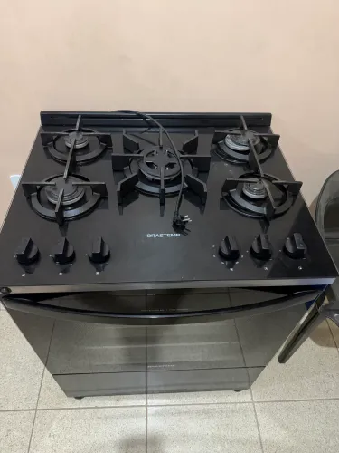 Fogão Brastemp 5 bocas preto com mesa de vidro temperado,