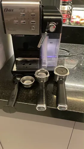 Cafeteira Oster PrimaLatte - Espresso, Cappuccino e Latte ?