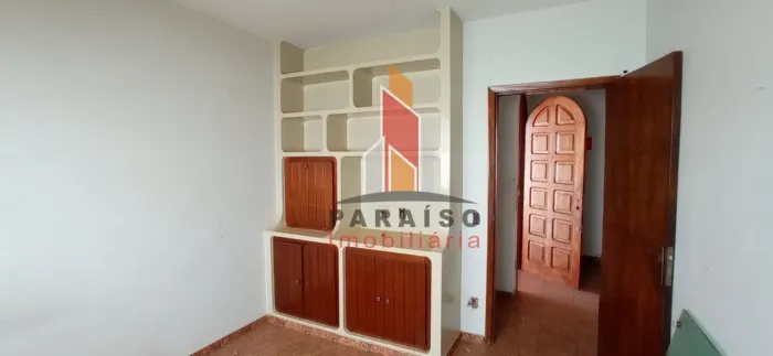 Casa para Venda em Uberlândia, Brasil, 3 dormitórios, 1 suíte, 4 banheiros, 3 vagas