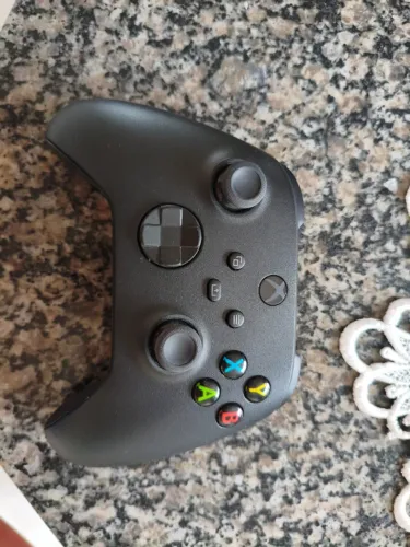 Controle XBOX X/S (COM CARREGADOR E PILHAS OPCIONAIS)