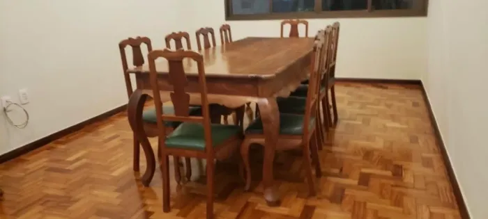 Móveis maciços em peroba do campo