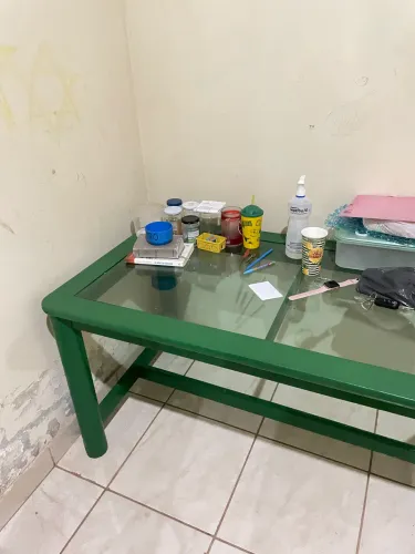 Vende-se mesa