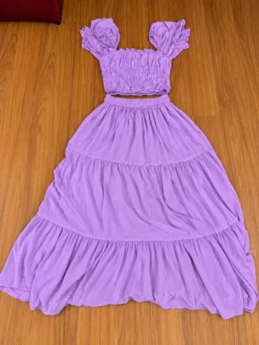 Conjunto saia e top lilás 