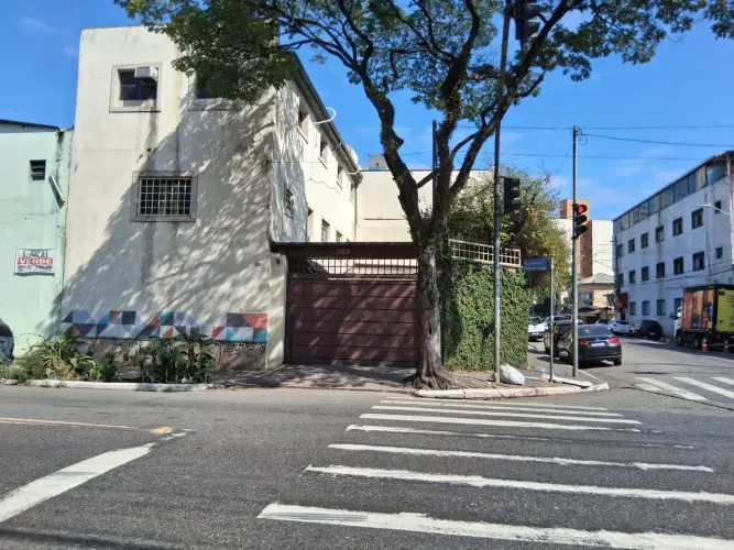 Galpão/Depósito/Armazém para aluguel possui 300 metros quadrados