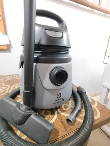 Aspirador de pó e água Eletrolux