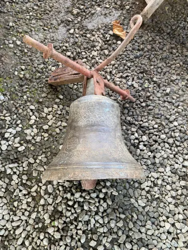 Sino antigo em bronze 