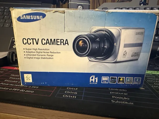 Câmera de Segurança Samsung SCC-B2331N + Lente + Suporte