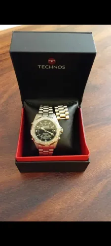 Relógio technos