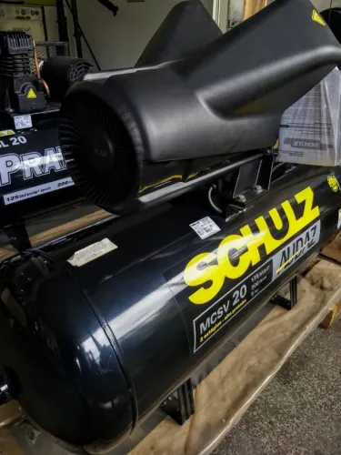Compressor De Ar Schulz Audaz 20Pés 200L 5CV Trifásico 220/380V
