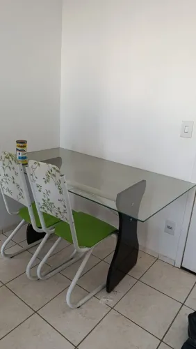 Mesa com 05 cadeiras