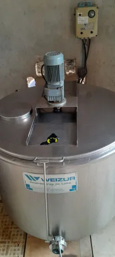 Ordenhadeira e resfriador 