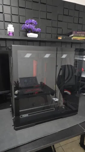 Gabinete Pichau Voyager Black edtion RGB com controladora integrada de até 10 fans