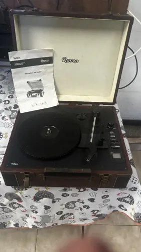 Vitrola Raveo