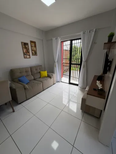 Alugo excelente Apartamento 1/4 Semi mobiliado com Garagem
