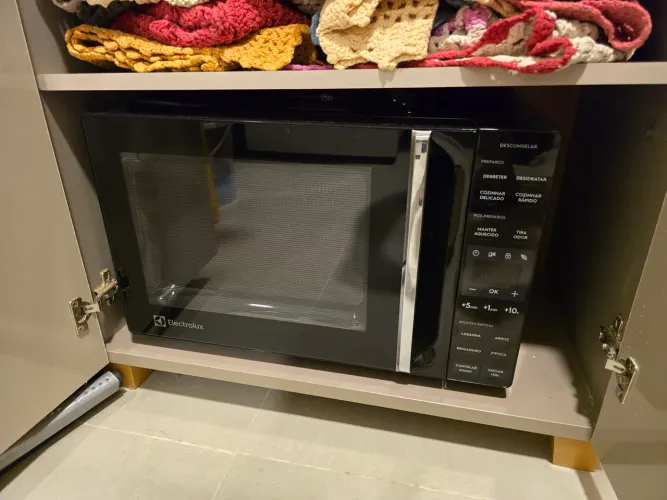 Microondas eletrolux novo 23l 110v