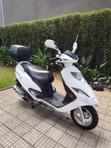 Suzuki Burgman I 125 2013 - Econômica, Confiável e Pronta pra Rodar